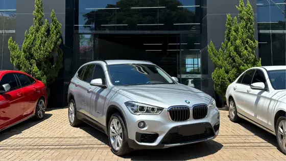 BMW X1 2.0 16V TURBO ACTIVEFLEX SDRIVE20I 4P AUTOMÁTICO BMW X1 2.0 16V TURBO ACTIVEFLEX SDRIVE20I 4P AUTOMÁTICO