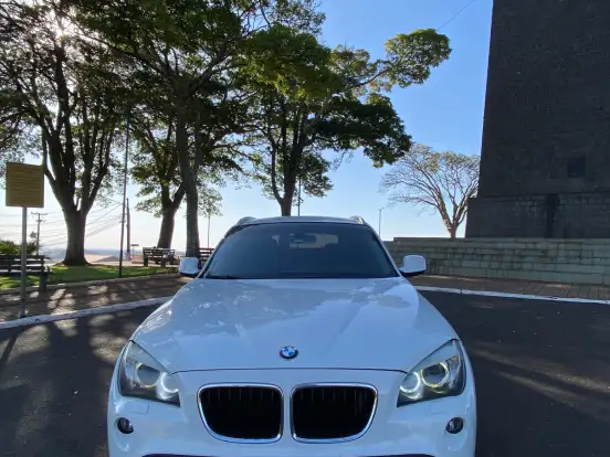 BMW-X1-2.0 18I S-DRIVE 4X2 16V GASOLINA 4P AUTOMÁTICO BMW-X1-2011