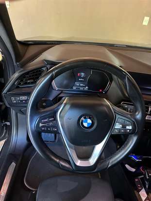 BMW-118i-2019