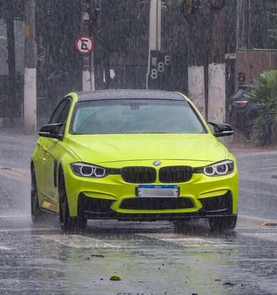 BMW-320i-2015