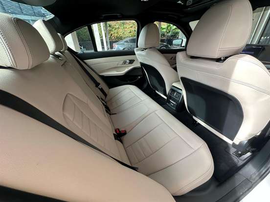 BMW-320i-2025