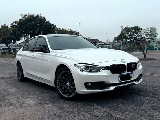 BMW-320i-2015