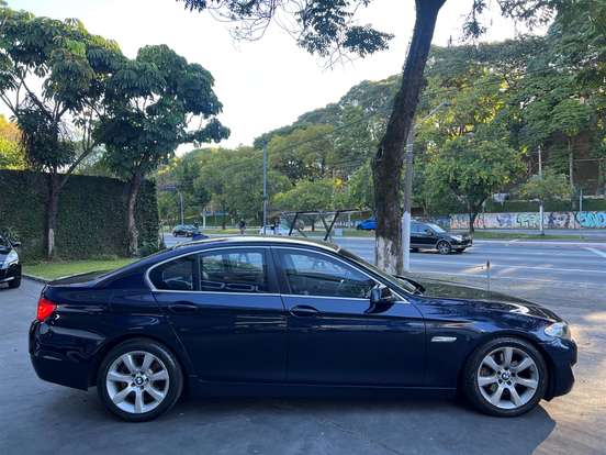 BMW-528i-2012