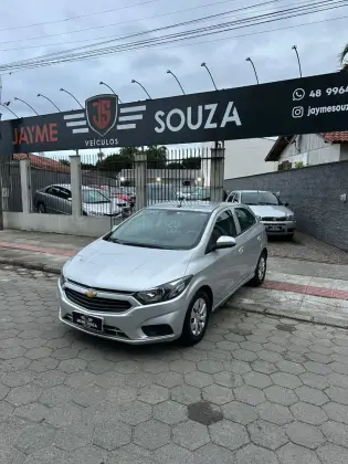 CHEVROLET ONIX 1.0 MPFI JOY 8V FLEX 4P MANUAL CHEVROLET ONIX 1.0 MPFI JOY 8V FLEX 4P MANUAL