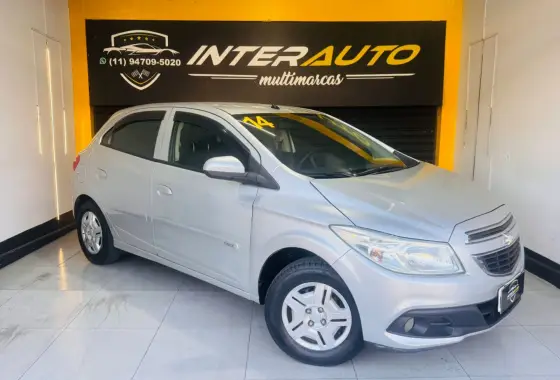 CHEVROLET ONIX 1.0 MPFI LT 8V FLEX 4P MANUAL CHEVROLET ONIX 1.0 MPFI LT 8V FLEX 4P MANUAL