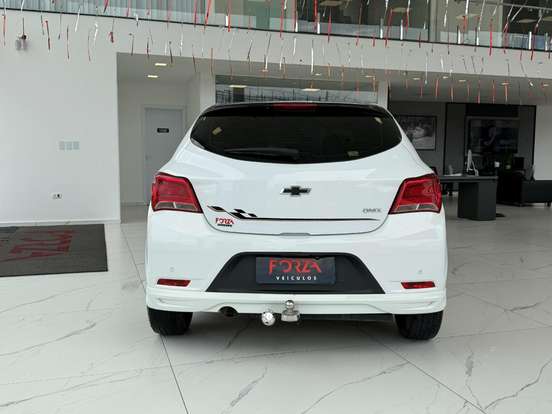 CHEVROLET-ONIX-2018