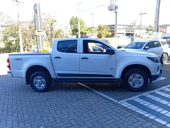 CHEVROLET S10 2.8 16V TURBO DIESEL LS CD 4X4 MANUAL CHEVROLET S10 2.8 16V TURBO DIESEL LS CD 4X4 MANUAL