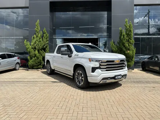 CHEVROLET SILVERADO 5.3 V8 GASOLINA 1500 HIGH COUNTRY 4X4 AUTOMÁTICO CHEVROLET SILVERADO 5.3 V8 GASOLINA 1500 HIGH COUNTRY 4X4 AUTOMÁTICO