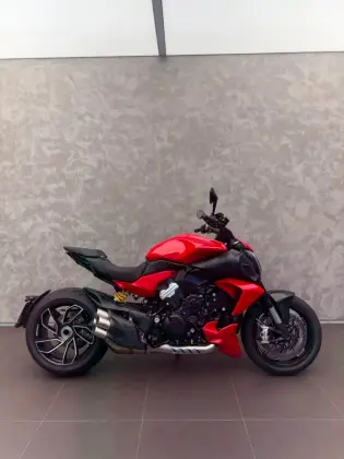 DUCATI DIAVEL V4 DUCATI DIAVEL V4