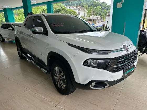 FIAT TORO 2.4 16V MULTIAIR FLEX FREEDOM AT9 FIAT TORO 2.4 16V MULTIAIR FLEX FREEDOM AT9