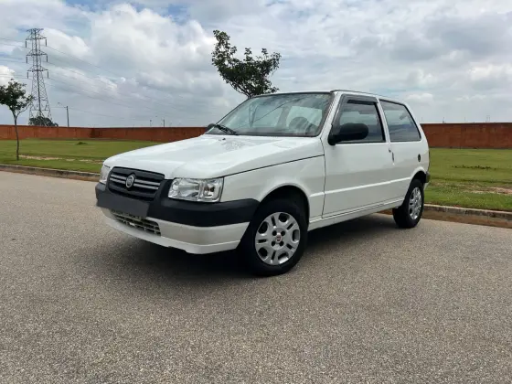 FIAT UNO 1.0 MPI MILLE FIRE ECONOMY 8V FLEX 2P MANUAL FIAT UNO 1.0 MPI MILLE FIRE ECONOMY 8V FLEX 2P MANUAL