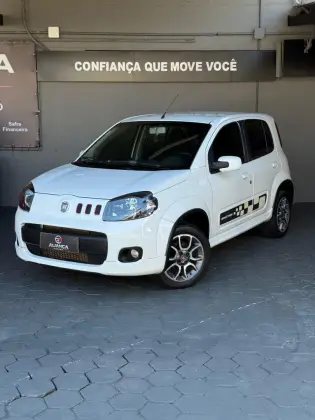 FIAT UNO 1.4 EVO SPORTING 8V FLEX 4P MANUAL FIAT UNO 1.4 EVO SPORTING 8V FLEX 4P MANUAL