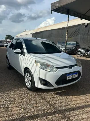FORD FIESTA 1.6 ROCAM SEDAN 8V FLEX 4P MANUAL FORD FIESTA 1.6 ROCAM SEDAN 8V FLEX 4P MANUAL