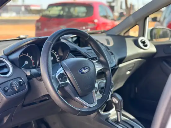 FORD-FIESTA-2014