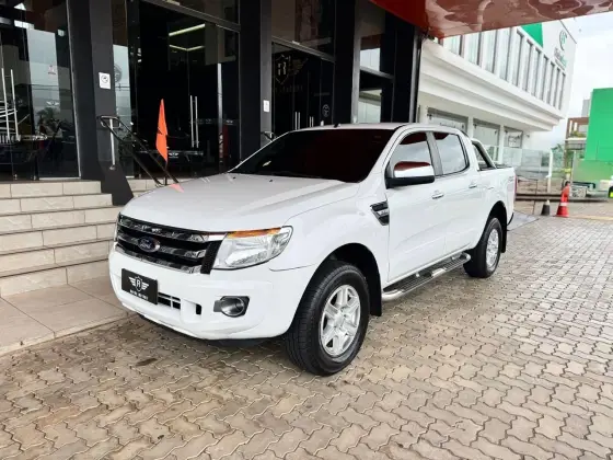 FORD RANGER 3.2 XLT 4X4 CD 20V DIESEL 4P AUTOMÁTICO FORD RANGER 3.2 XLT 4X4 CD 20V DIESEL 4P AUTOMÁTICO