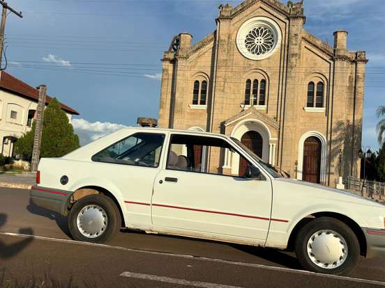 FORD-ESCORT-1.0 HOBBY 8V GASOLINA 2P MANUAL FORD-ESCORT-1994