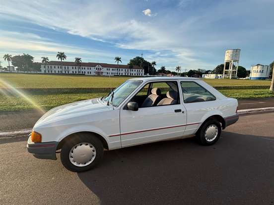 FORD-ESCORT-1.0 HOBBY 8V GASOLINA 2P MANUAL FORD-ESCORT-1994