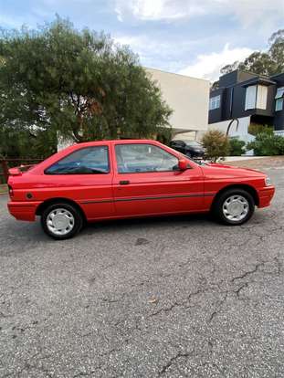 FORD-ESCORT-1993