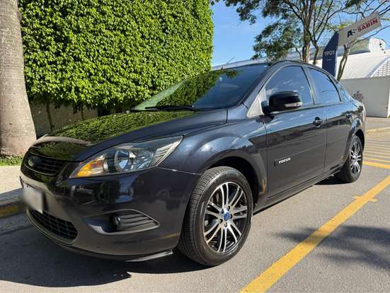FORD-FOCUS-2011