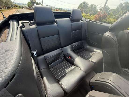 FORD-MUSTANG-2011
