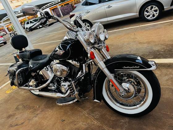 HARLEY-DAVIDSON SOFTAIL HERITAGE CLASSIC 