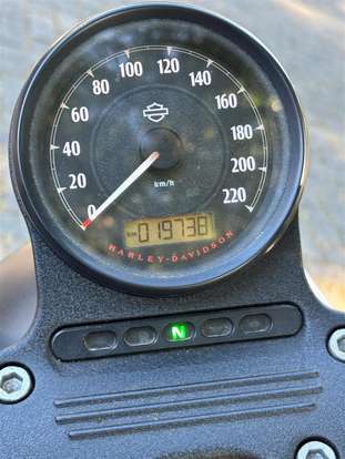 HARLEY-DAVIDSON-SPORTSTER IRON 883-2017