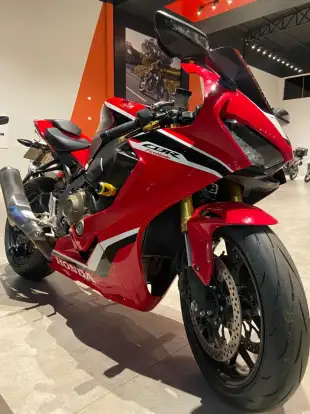 HONDA-CBR 1000RR FIREBLADE HONDA-CBR 1000RR FIREBLADE-2018