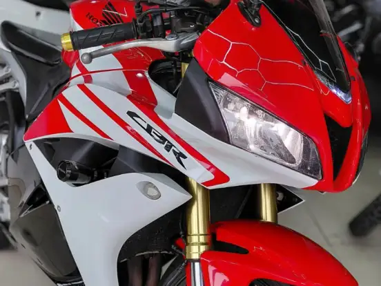 HONDA-CBR 600RR HONDA-CBR 600RR-2013