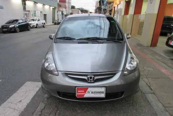 HONDA FIT 1.4 LX 8V FLEX 4P MANUAL HONDA FIT 1.4 LX 8V FLEX 4P MANUAL