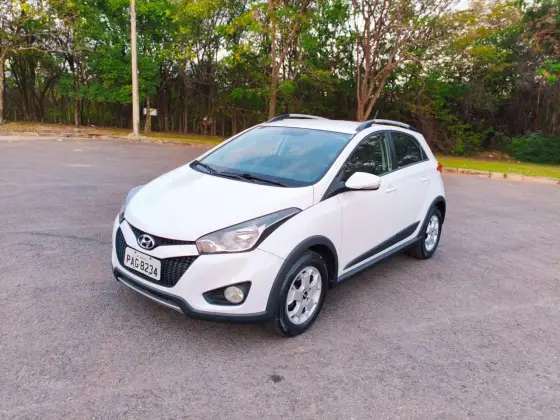 HYUNDAI HB20X 1.6 16V STYLE FLEX 4P AUTOMÁTICO HYUNDAI HB20X 1.6 16V STYLE FLEX 4P AUTOMÁTICO