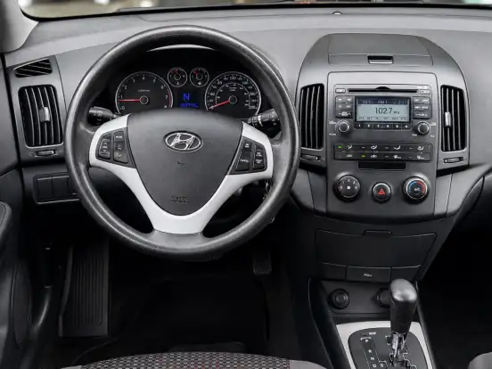 HYUNDAI-I30-2010