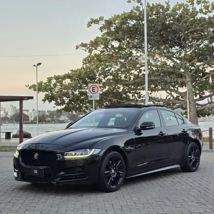 JAGUAR XE 2.0 16V SI4 TURBO GASOLINA R-SPORT 4P AUTOMÁTICO JAGUAR XE 2.0 16V SI4 TURBO GASOLINA R-SPORT 4P AUTOMÁTICO
