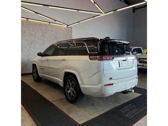 JEEP-COMMANDER-2022