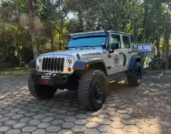 JEEP WRANGLER 3.6 UNLIMITED SPORT 4X4 V6 GASOLINA 4P AUTOMÁTICO JEEP WRANGLER 3.6 UNLIMITED SPORT 4X4 V6 GASOLINA 4P AUTOMÁTICO