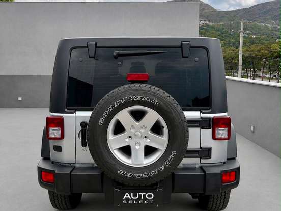 JEEP-WRANGLER-3.6 UNLIMITED SPORT 4X4 V6 GASOLINA 4P AUTOMÁTICO JEEP-WRANGLER-2013