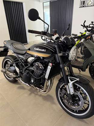KAWASAKI-Z900RS-2021
