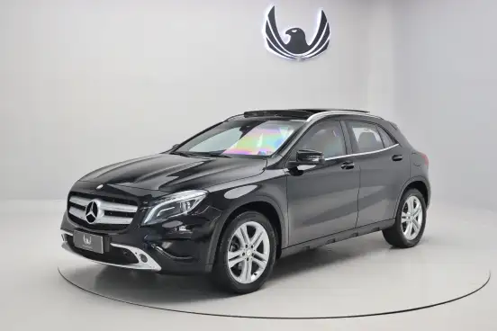 MERCEDES-BENZ-GLA 200-2015