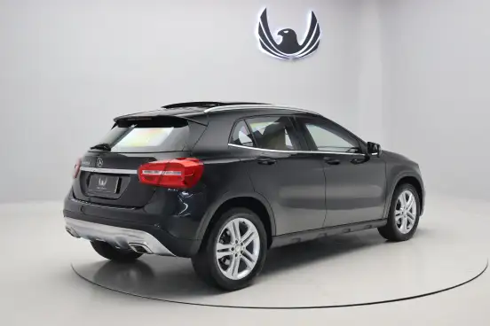 MERCEDES-BENZ-GLA 200-2015