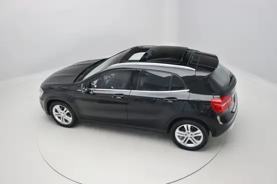 MERCEDES-BENZ-GLA 200-2015