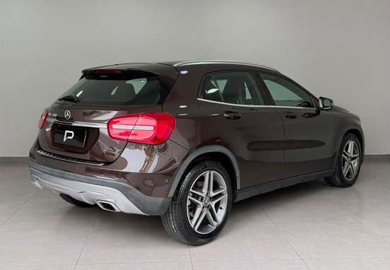 MERCEDES-BENZ-GLA 200-2014