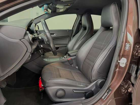 MERCEDES-BENZ-GLA 200-2014