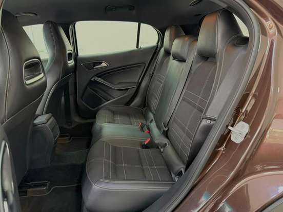 MERCEDES-BENZ-GLA 200-2014