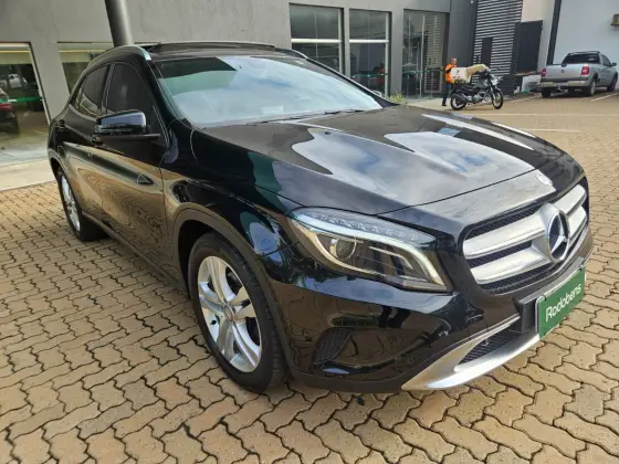 MERCEDES-BENZ GLA 250 2.0 16V TURBO GASOLINA VISION 4P AUTOMÁTICO MERCEDES-BENZ GLA 250 2.0 16V TURBO GASOLINA VISION 4P AUTOMÁTICO
