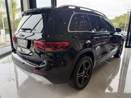 MERCEDES-BENZ-GLB 200-2021