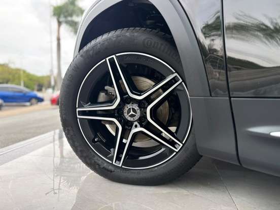 MERCEDES-BENZ-GLB 200-2021