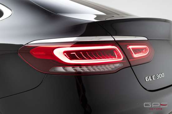 MERCEDES-BENZ-GLC 300-2021