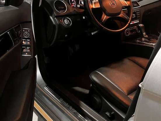 MERCEDES-BENZ-C 180-1.6 CGI SPORT 16V TURBO GASOLINA 4P AUTOMÁTICO MERCEDES-BENZ-C 180-2013