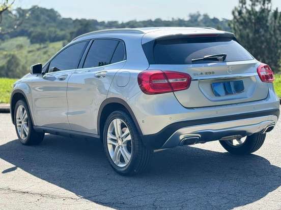 MERCEDES-BENZ-GLA 200-1.6 CGI ENDURO 16V TURBO FLEX 4P AUTOMÁTICO MERCEDES-BENZ-GLA 200-2016