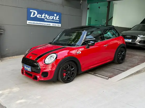 MINI COOPER 2.0 JOHN COOPER WORKS 16V TURBO GASOLINA 2P AUTOMATICO MINI COOPER 2.0 JOHN COOPER WORKS 16V TURBO GASOLINA 2P AUTOMATICO