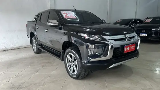 MITSUBISHI L200 TRITON 2.4 16V TURBO DIESEL SPORT HPE CD 4P 4X4 AUTOMÁTICO MITSUBISHI L200 TRITON 2.4 16V TURBO DIESEL SPORT HPE CD 4P 4X4 AUTOMÁTICO